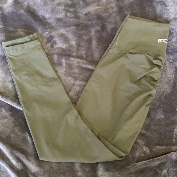 ECHT force scrunch leggings in olive - Picture 5 of 5
